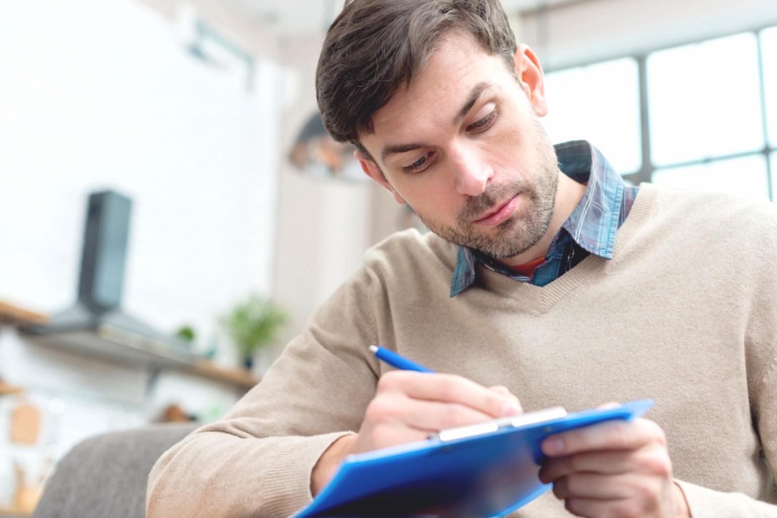 Participants échangeant lors d'une pause formation